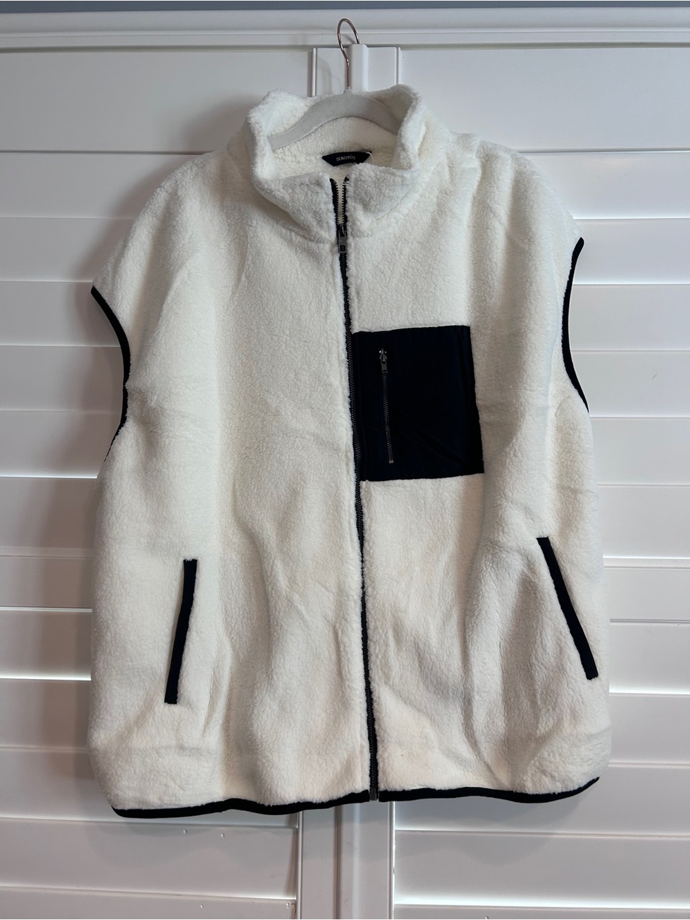 Dokotoo Fuzzy Plush Vest White Black Size 2XL
